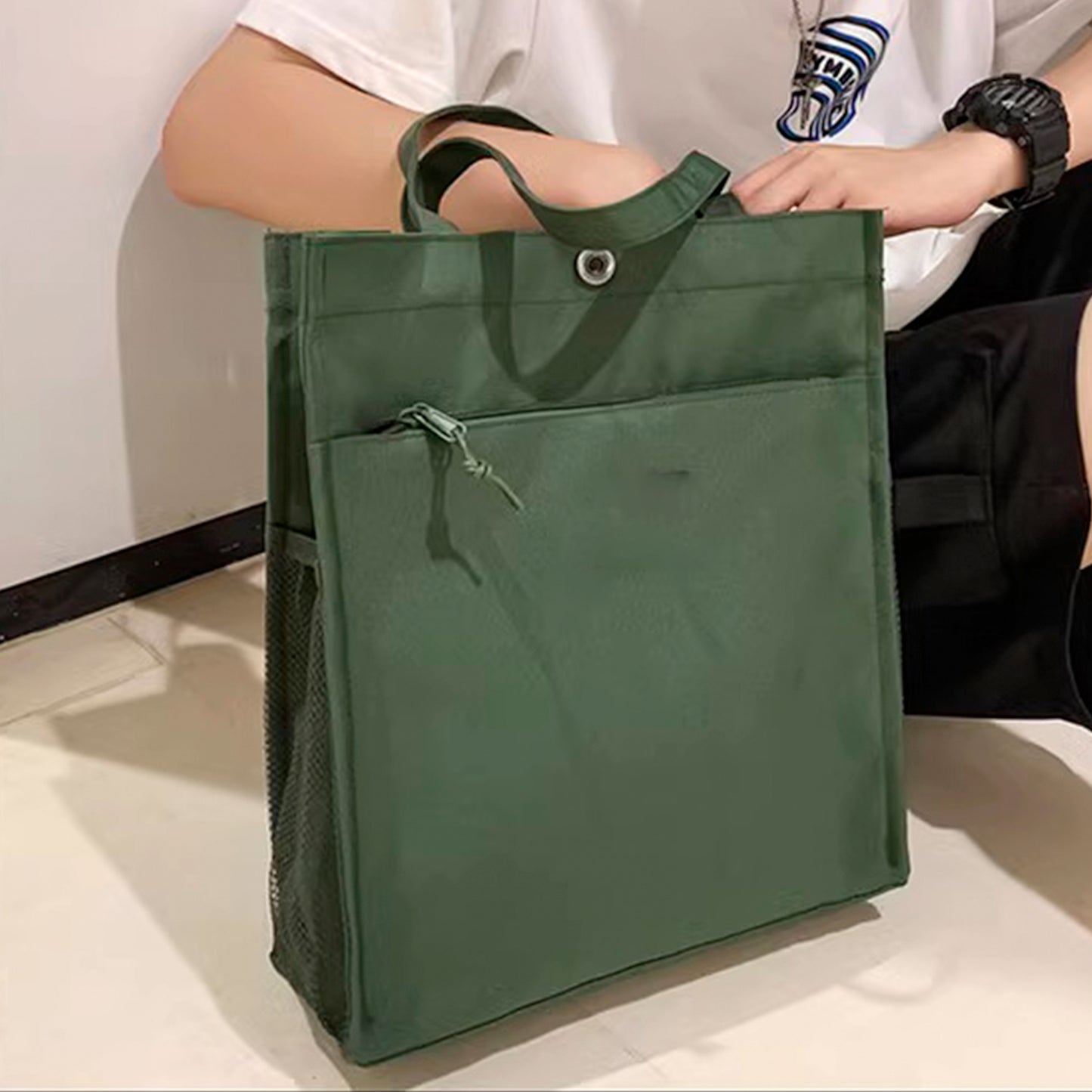 Nelipo tote bags